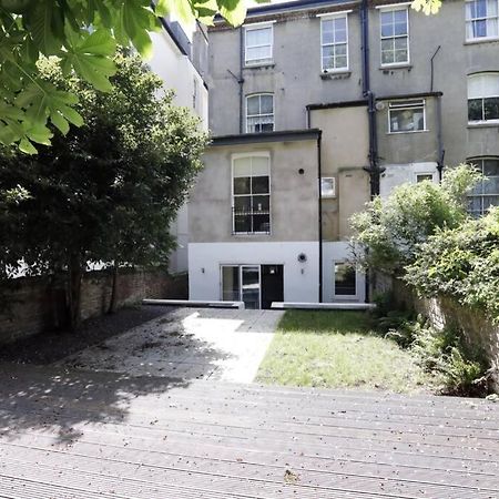 2 Bedrooms Close To The Beach With Garden And Own Entrance ! Brighton Exteriör bild