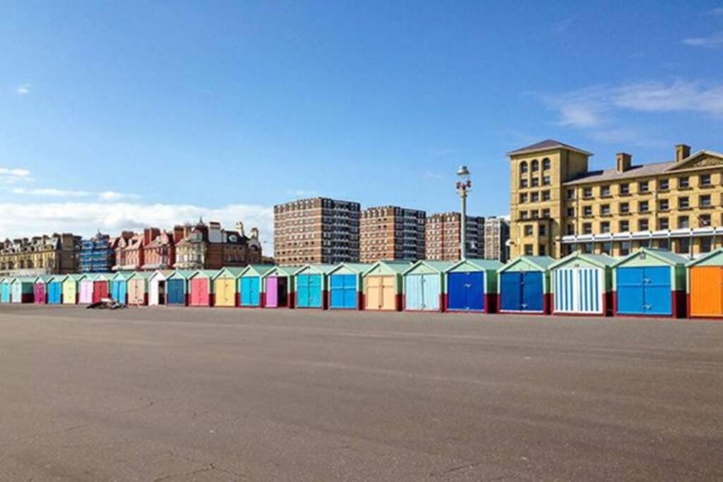 2 Bedrooms Close To The Beach With Garden And Own Entrance ! Brighton Exteriör bild